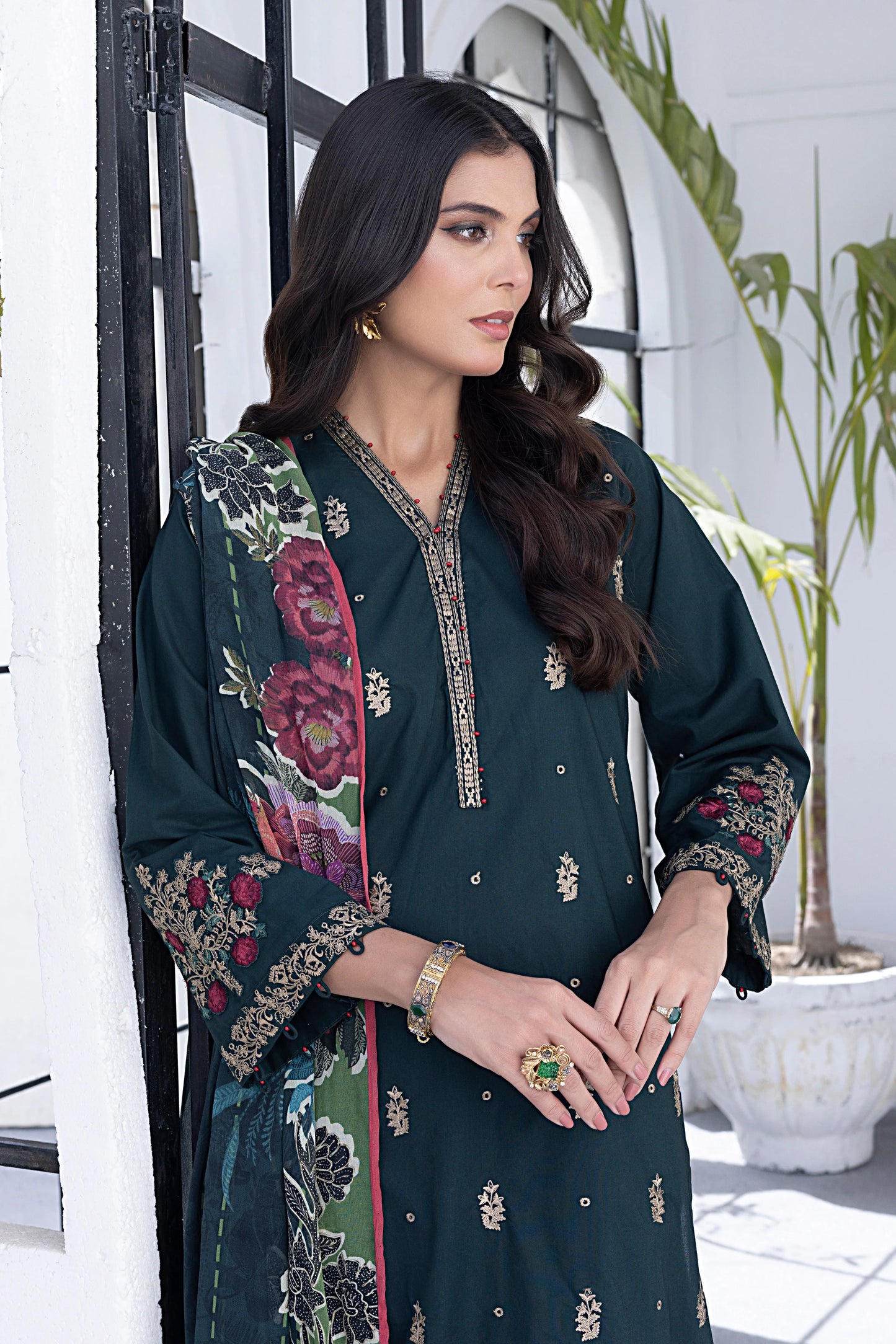 Lakhany Embroidered Lawn LZ-01