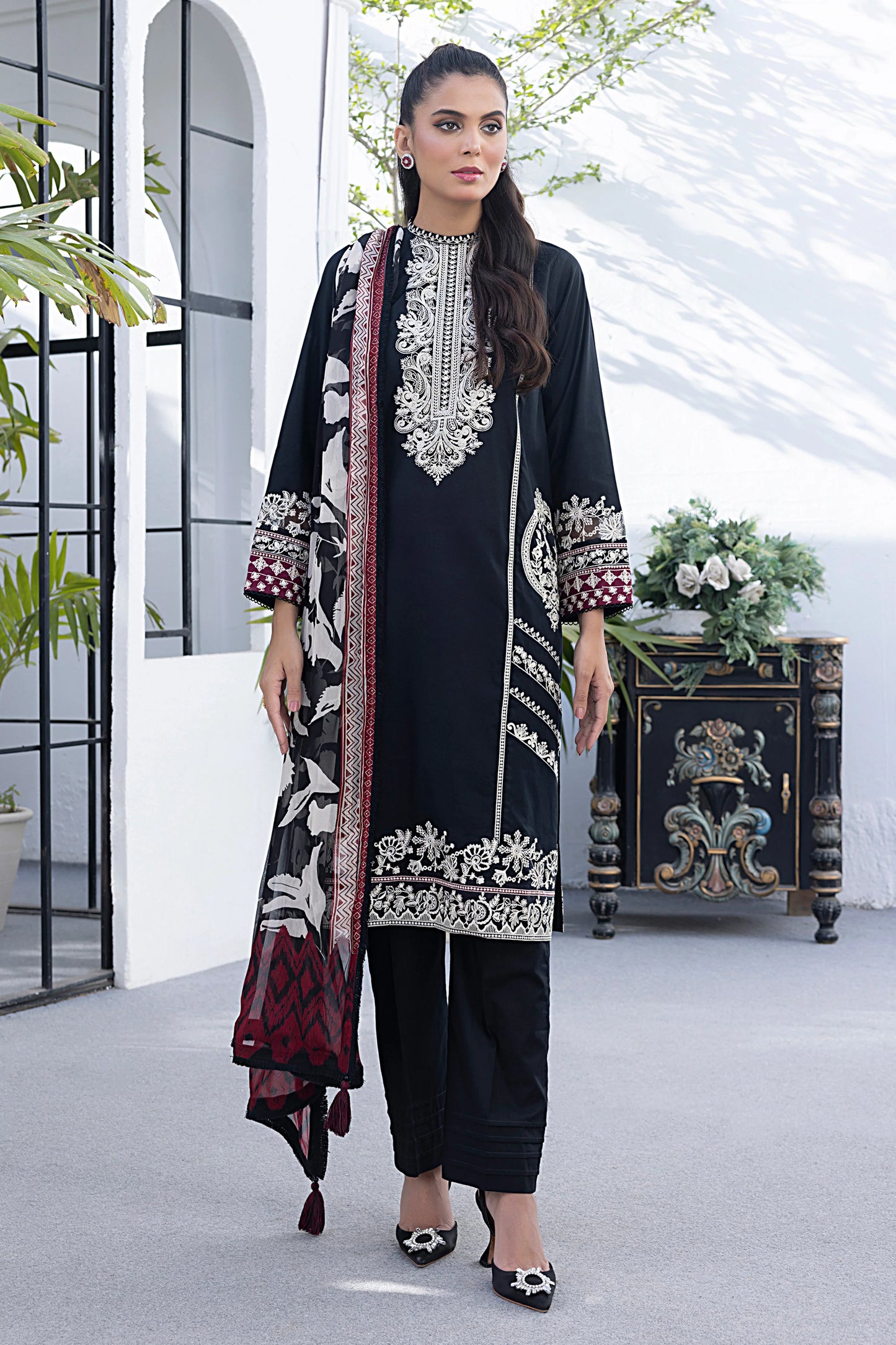 Lakhany Embroidered Lawn LZ-03