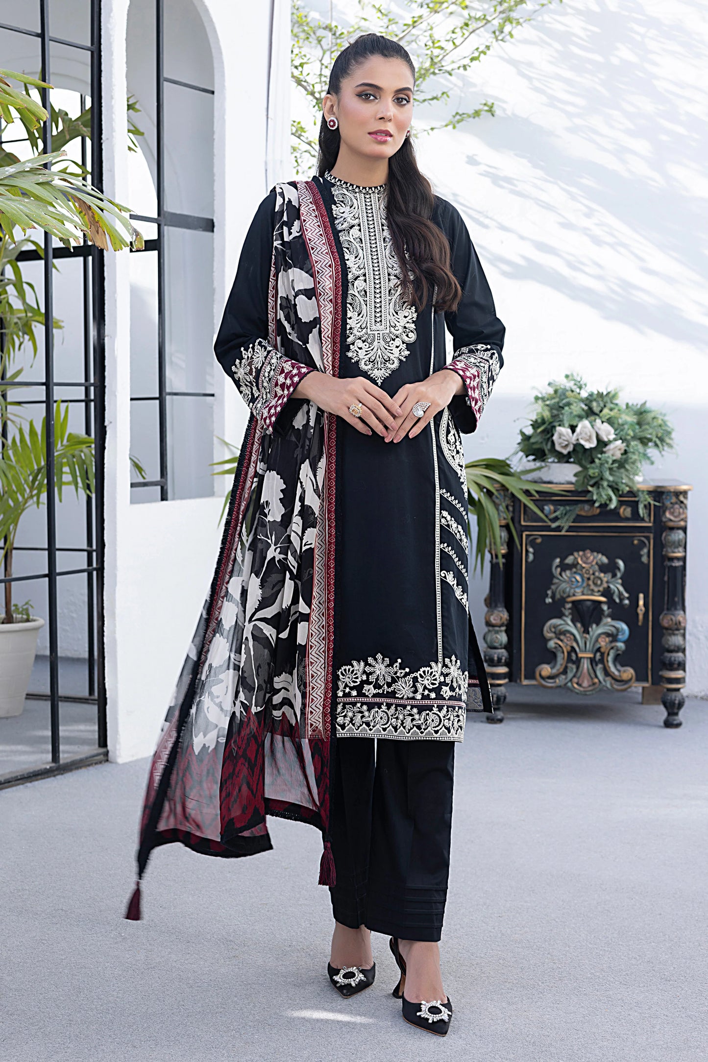 Lakhany Embroidered Lawn LZ-03